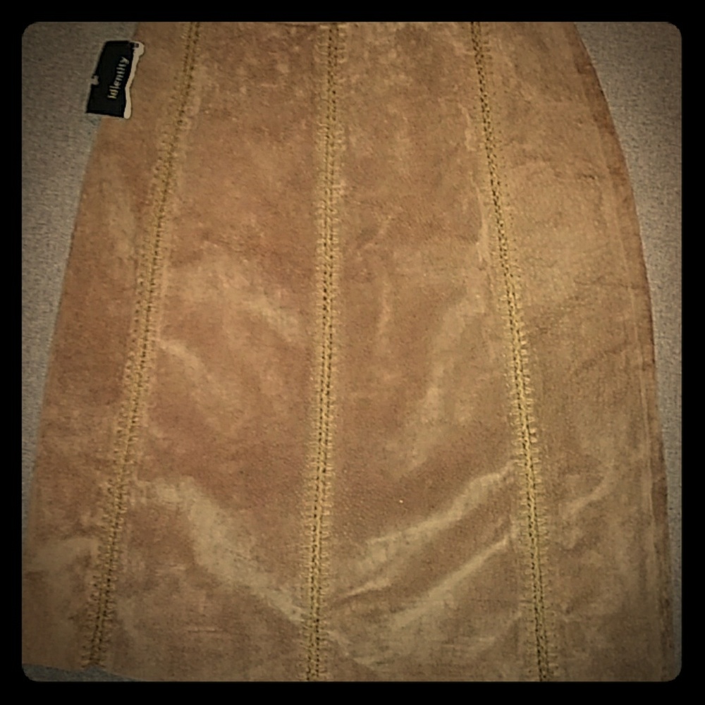 Global Indentity suede leather skirt
